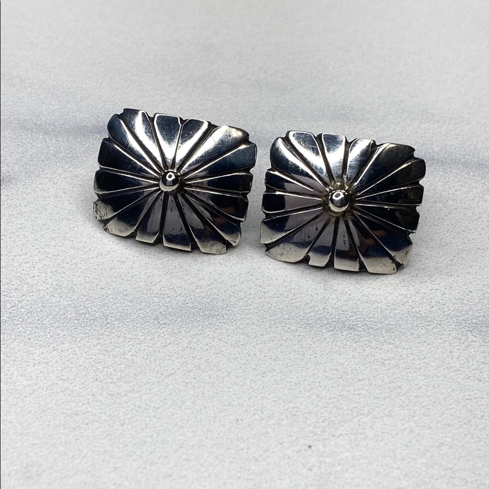 Unmarked sterling Silver vintage Geometric Earrings